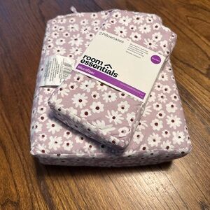 Room Essentials Floral Microfiber Sheet Set and Extra Pillowcases - Queen